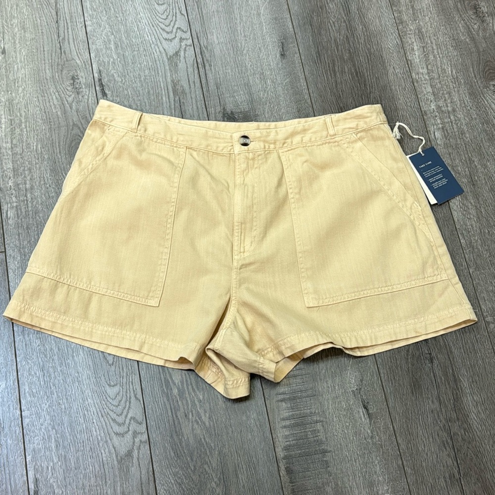 Universal Thread Goods Co. size 16 shorts with pockets tan shorts new
